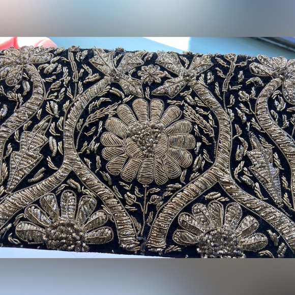 Vintage 1930s Indian Embroidered Wire Velvet Clutch Bag Purse